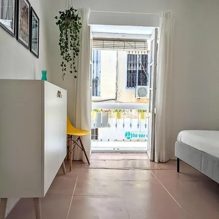 Townhouse With Amazing Rooftop Terrace 펜션 *