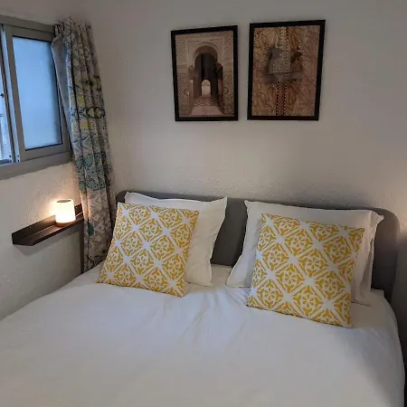Townhouse With Amazing Rooftop Terrace 펜션